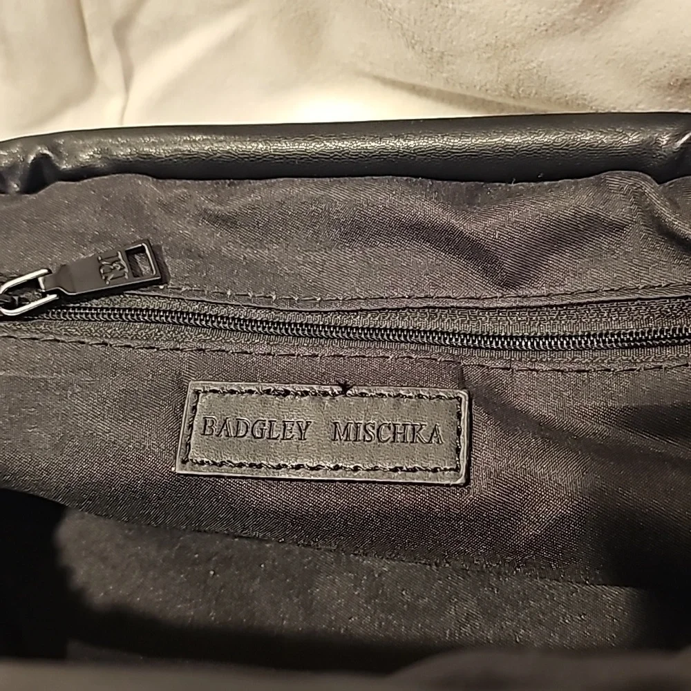 Badgley Mischka clutch style bag with metal chain black new with tag - Picture 9 of 9